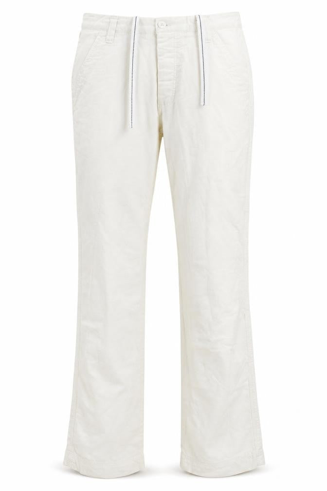 Front view of Denim & Co. women’s white trousers, size UK 28, in, 30-inch leg