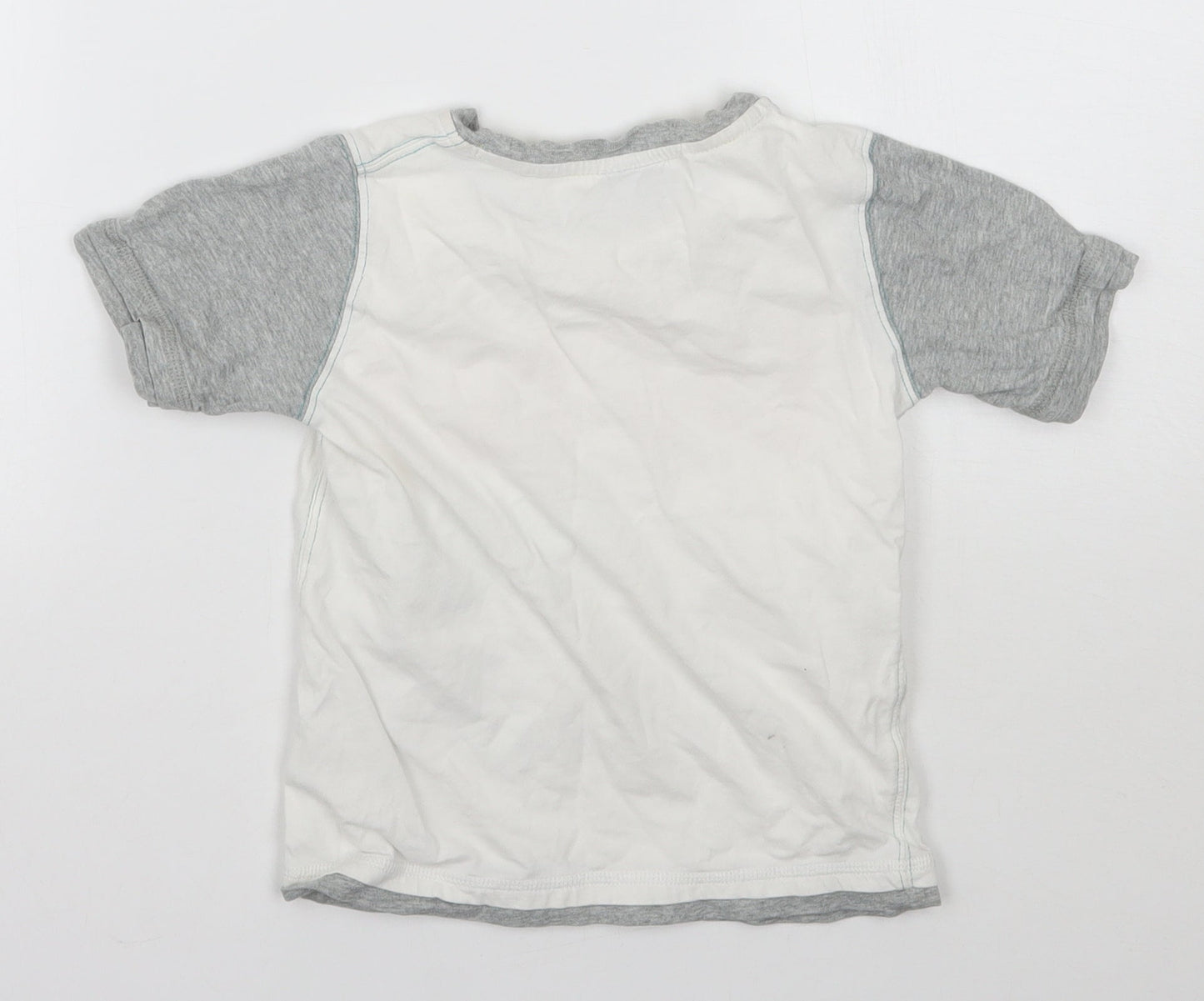 Cherokee Boys White   Basic T-Shirt Size 4-5 Years