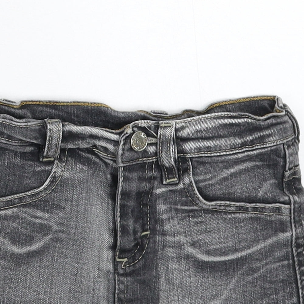 Preworn Girls Grey  Denim Mini Skirt Size 6 Years
