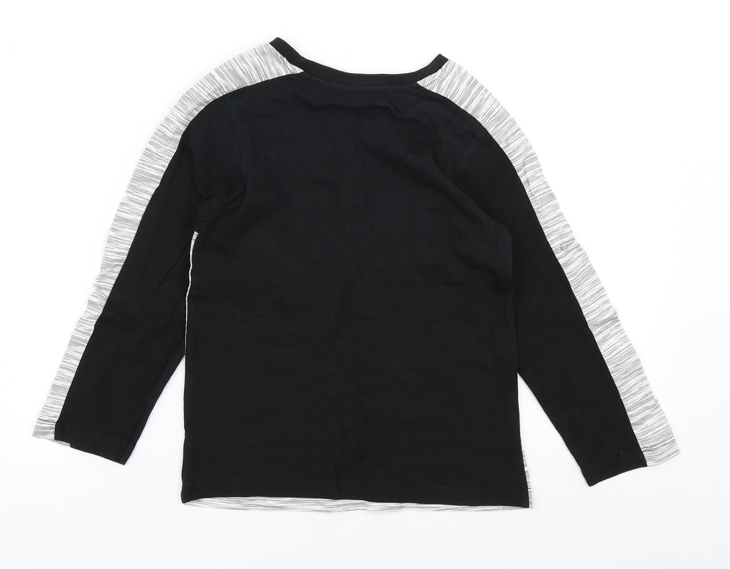 Urbn dept Boys Black Colourblock  Basic T-Shirt Size 7 Years