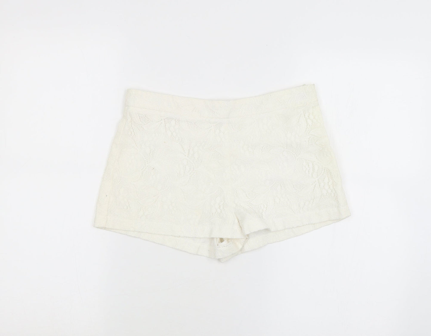 Preworn Womens White   Cut-Off Shorts Size 8