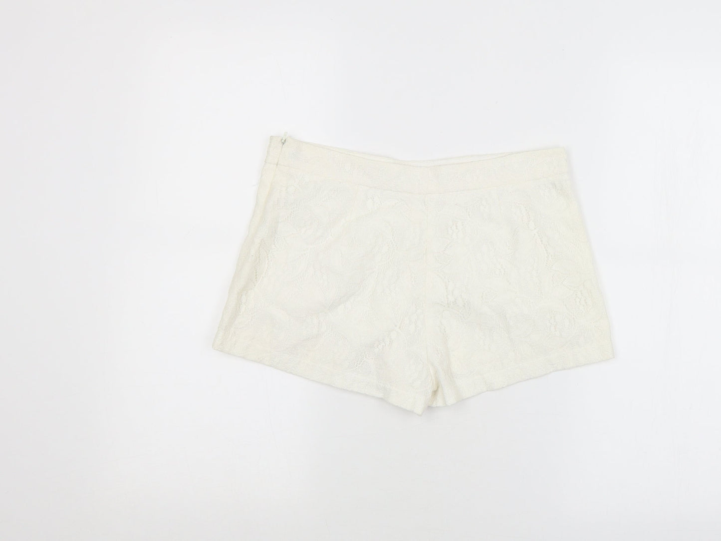 Preworn Womens White   Cut-Off Shorts Size 8