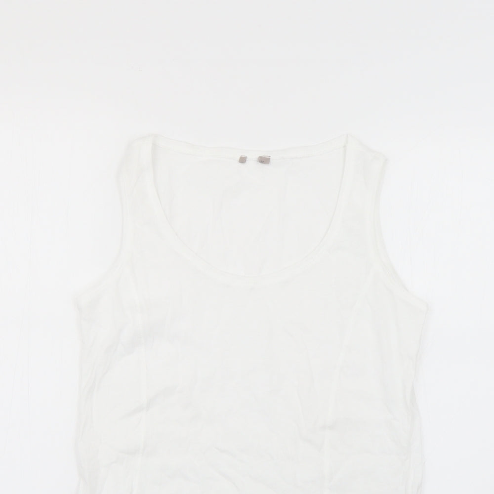 Preworn Womens White   Basic T-Shirt Size 10