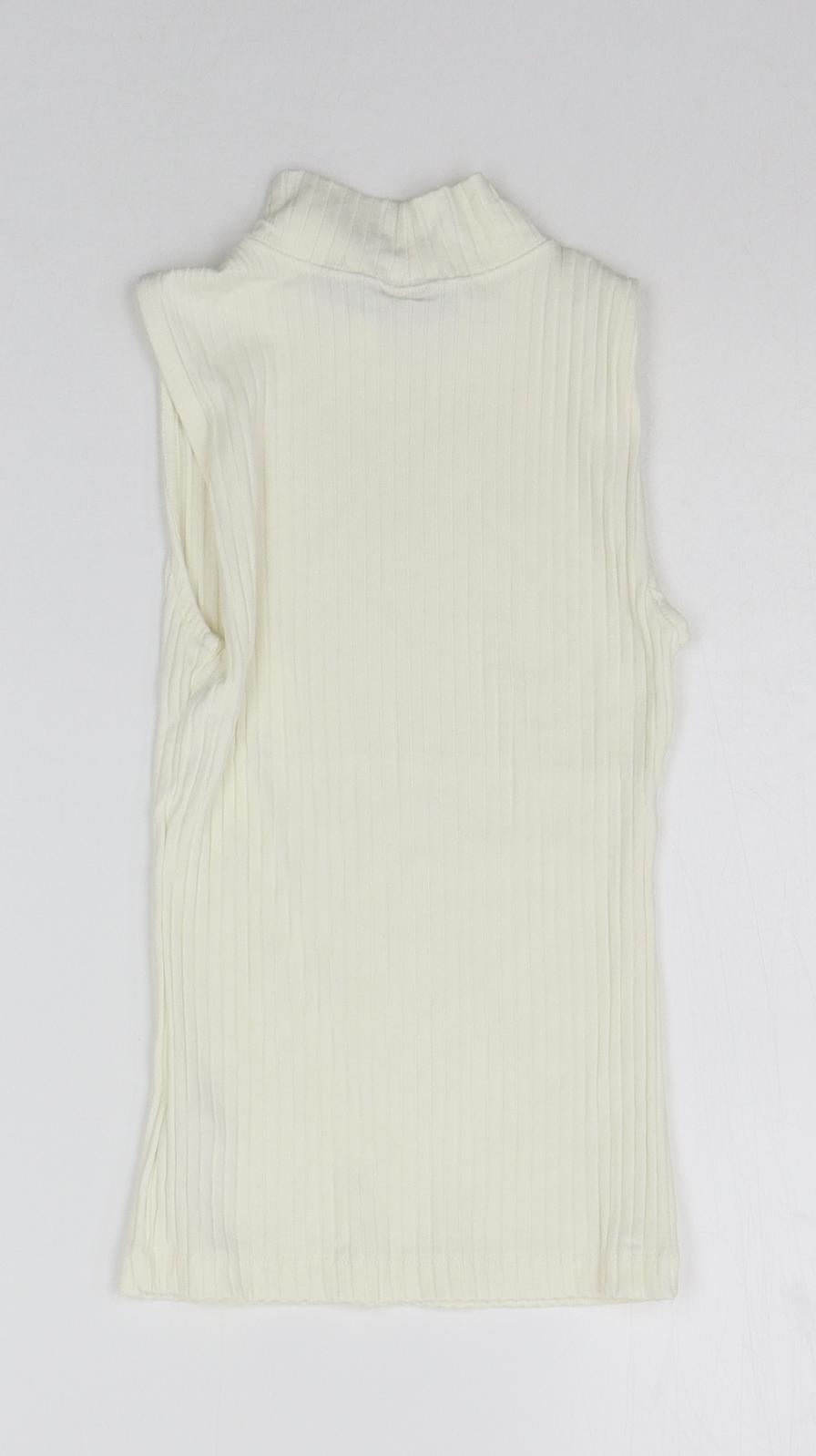 PRETTYLITTLETHING Womens White   Basic T-Shirt Size S