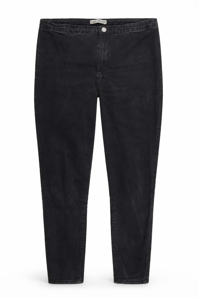 Front view of Denim Co women’s black denim skinny jeans, size UK 16, 28-inch leg