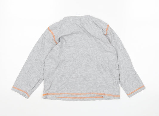 Preworn Boys Grey   Basic T-Shirt Size 6-7 Years