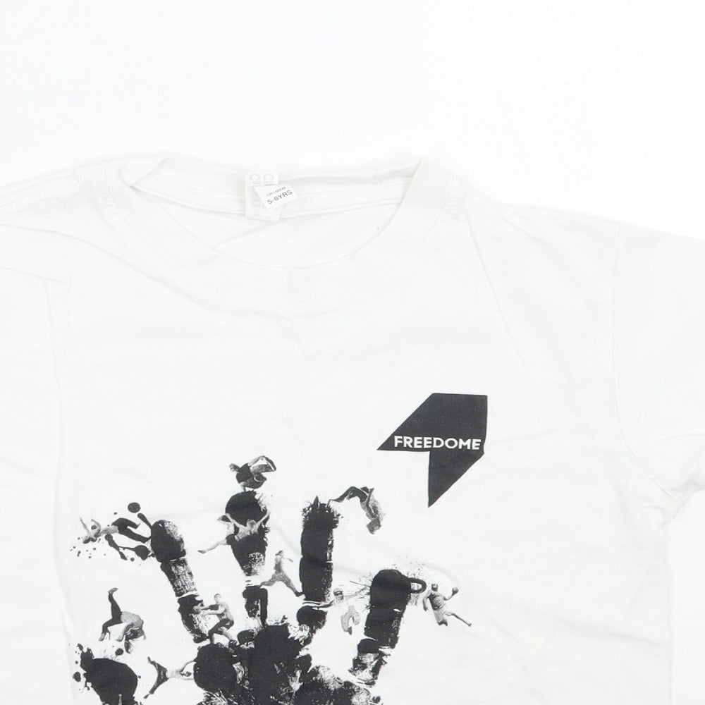 Casual classics Boys White   Basic T-Shirt Size 5-6 Years
