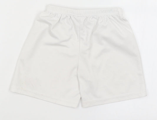 Manav Boys White   Bermuda Shorts Size 4 Years