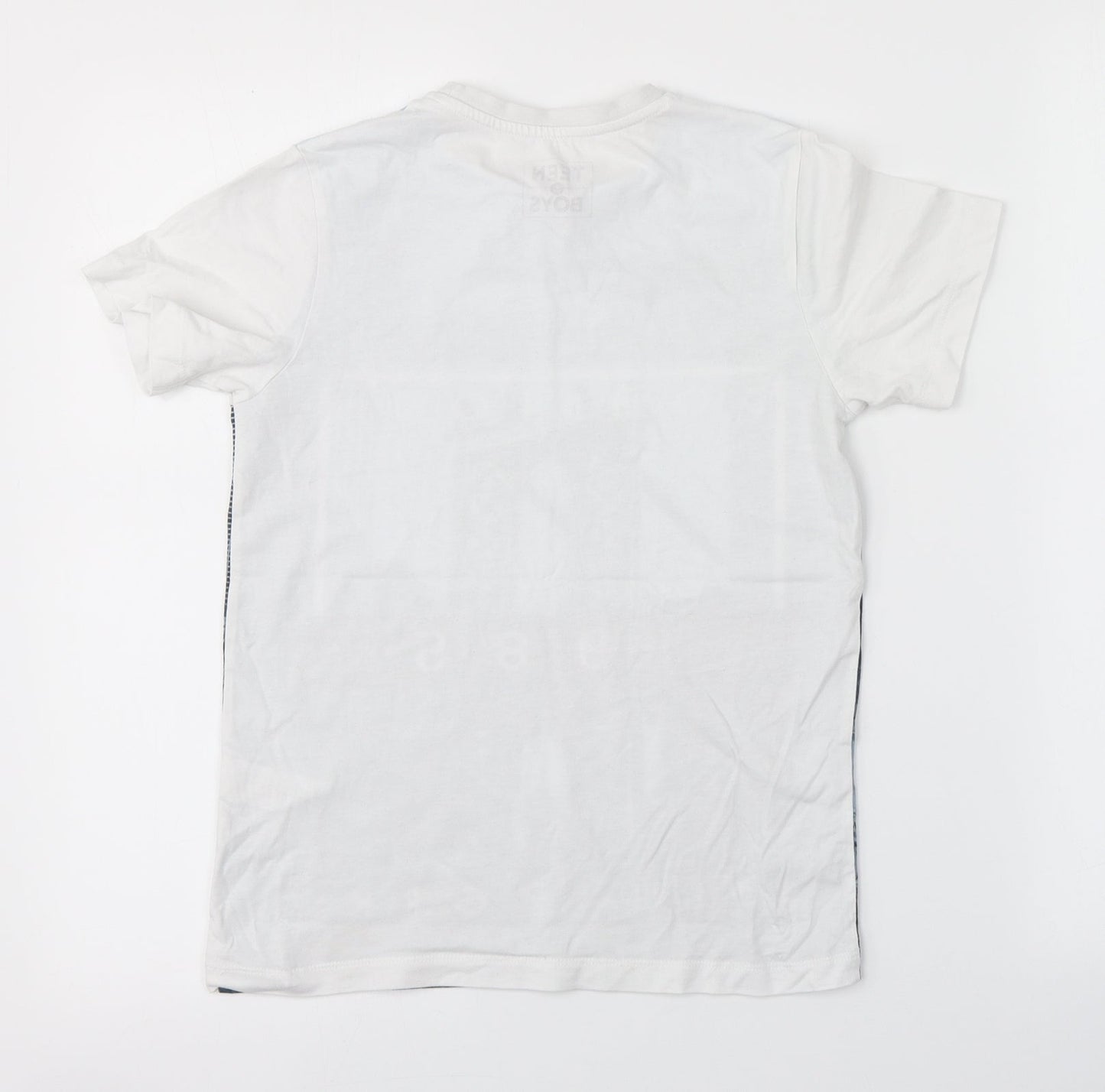 Preworn Boys White   Basic T-Shirt Size 9 Years