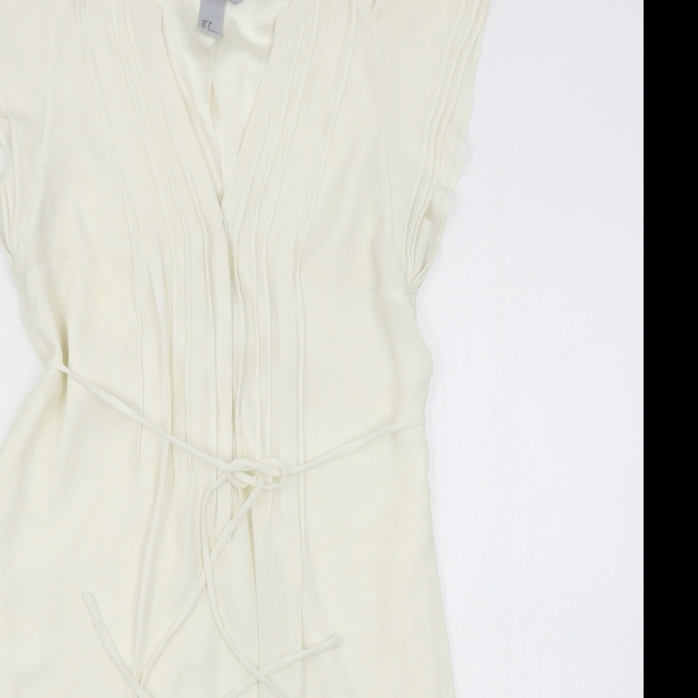 H&M Womens White   Mini  Size 6