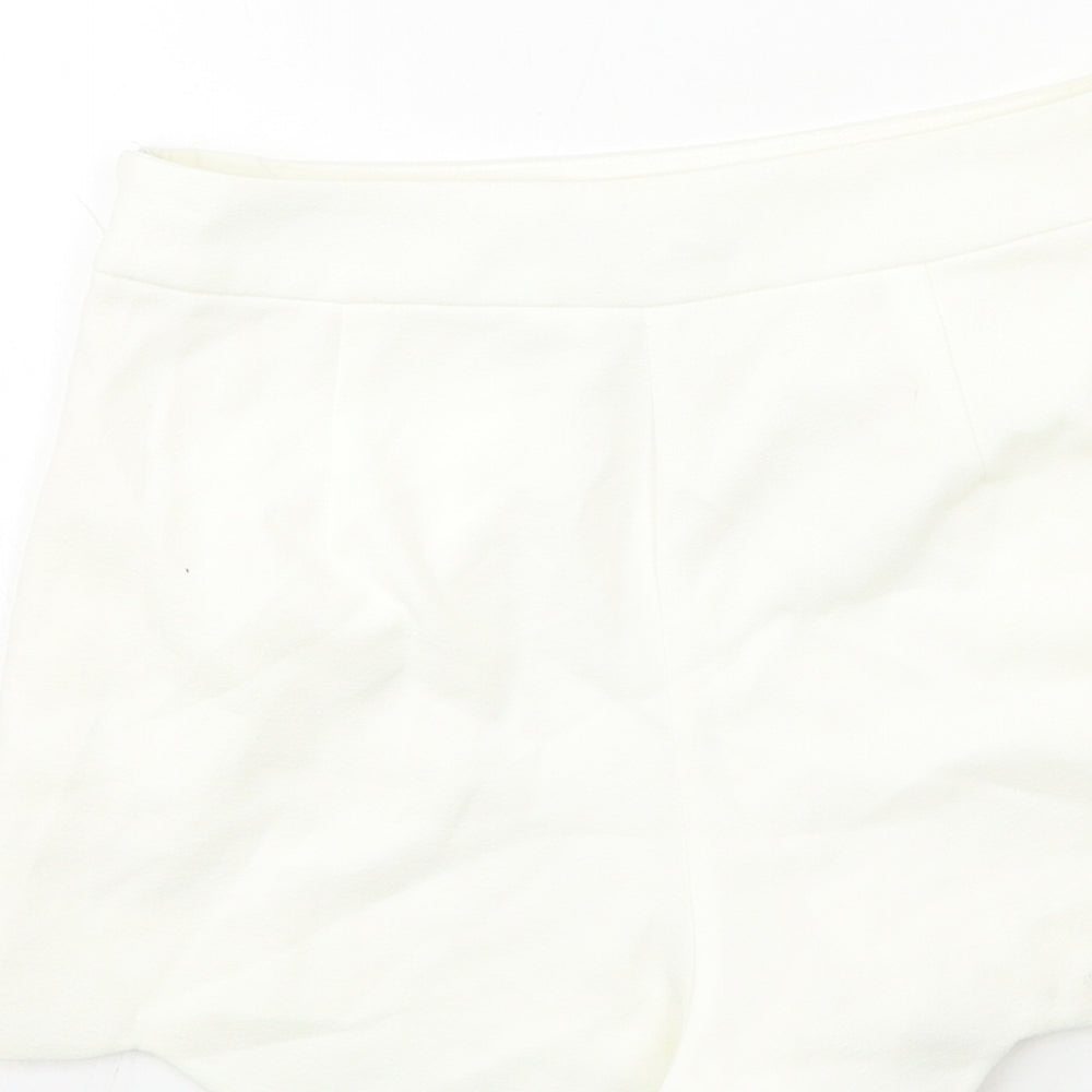 Boohoo Womens White   Hot Pants Shorts Size 6