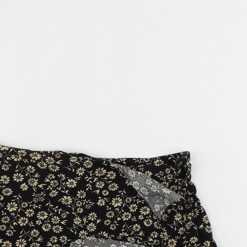 FOREVER 21 Womens Black Floral  Sweat Shorts Size XS