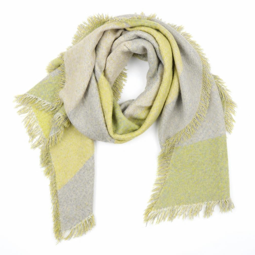 Preworn Womens Green Shawl/Wrap