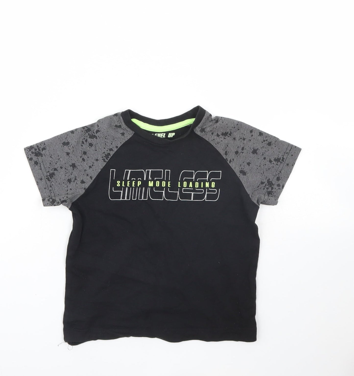 Preworn Boys Black   Basic T-Shirt Size 5 Years