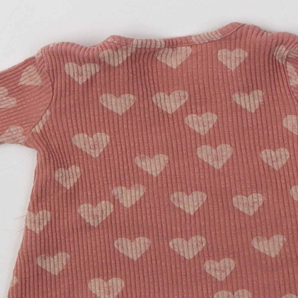 George Baby Pink  Cotton Basic T-Shirt Size 3-6 Months Crew Neck  - Heart Print
