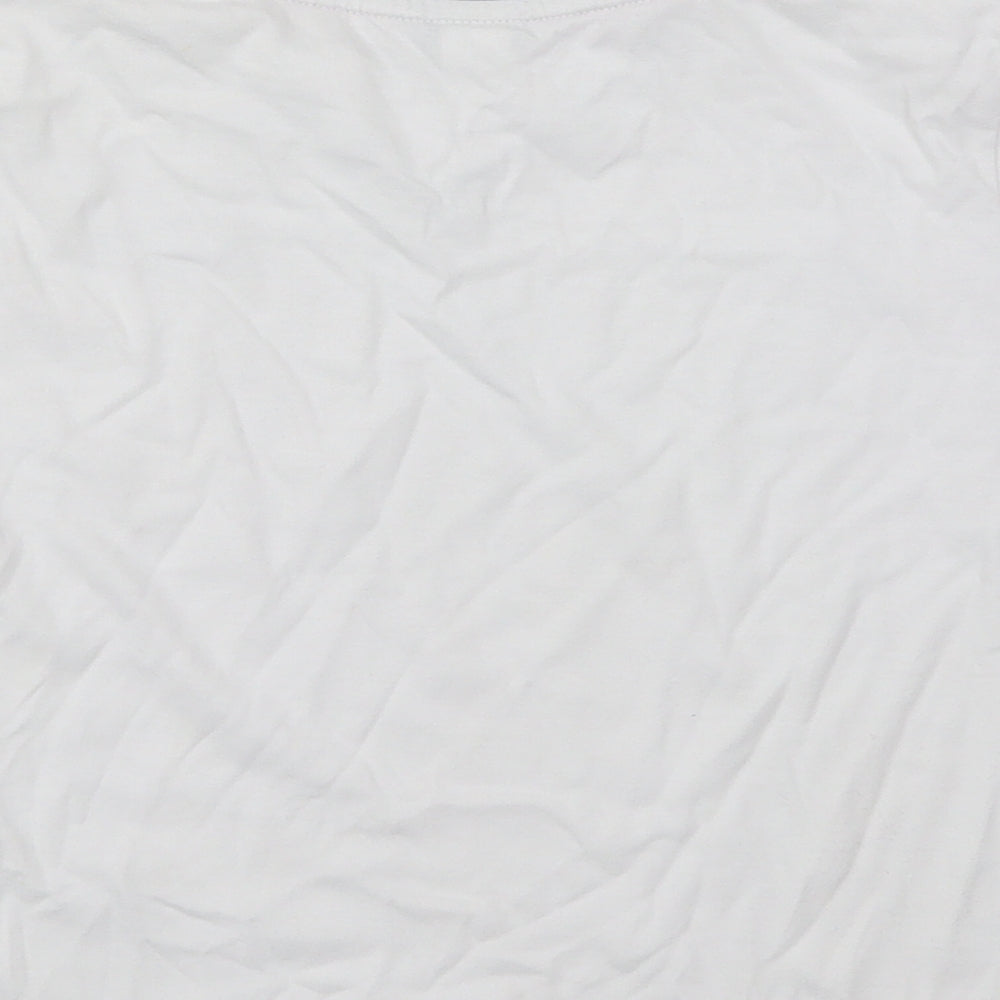 Umbro Boys White  Polyester Basic T-Shirt Size 5-6 Years V-Neck Pullover