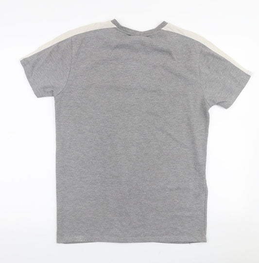 Closure  Mens Grey  Polyester  T-Shirt Size S Round Neck