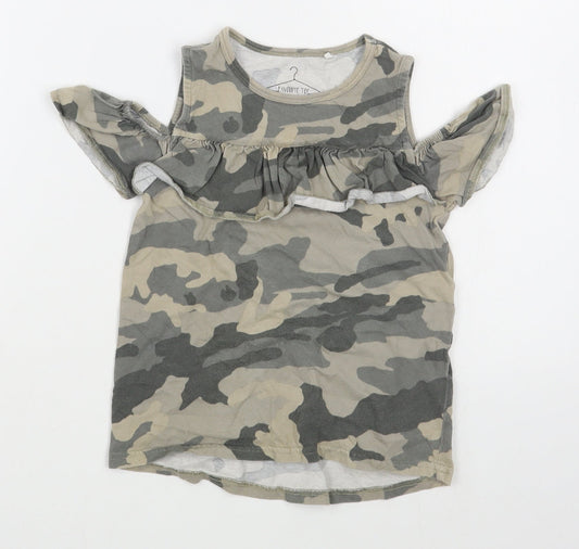 NEXT Girls Green Camouflage 100% Cotton Basic T-Shirt Size 5 Years Boat Neck Pullover