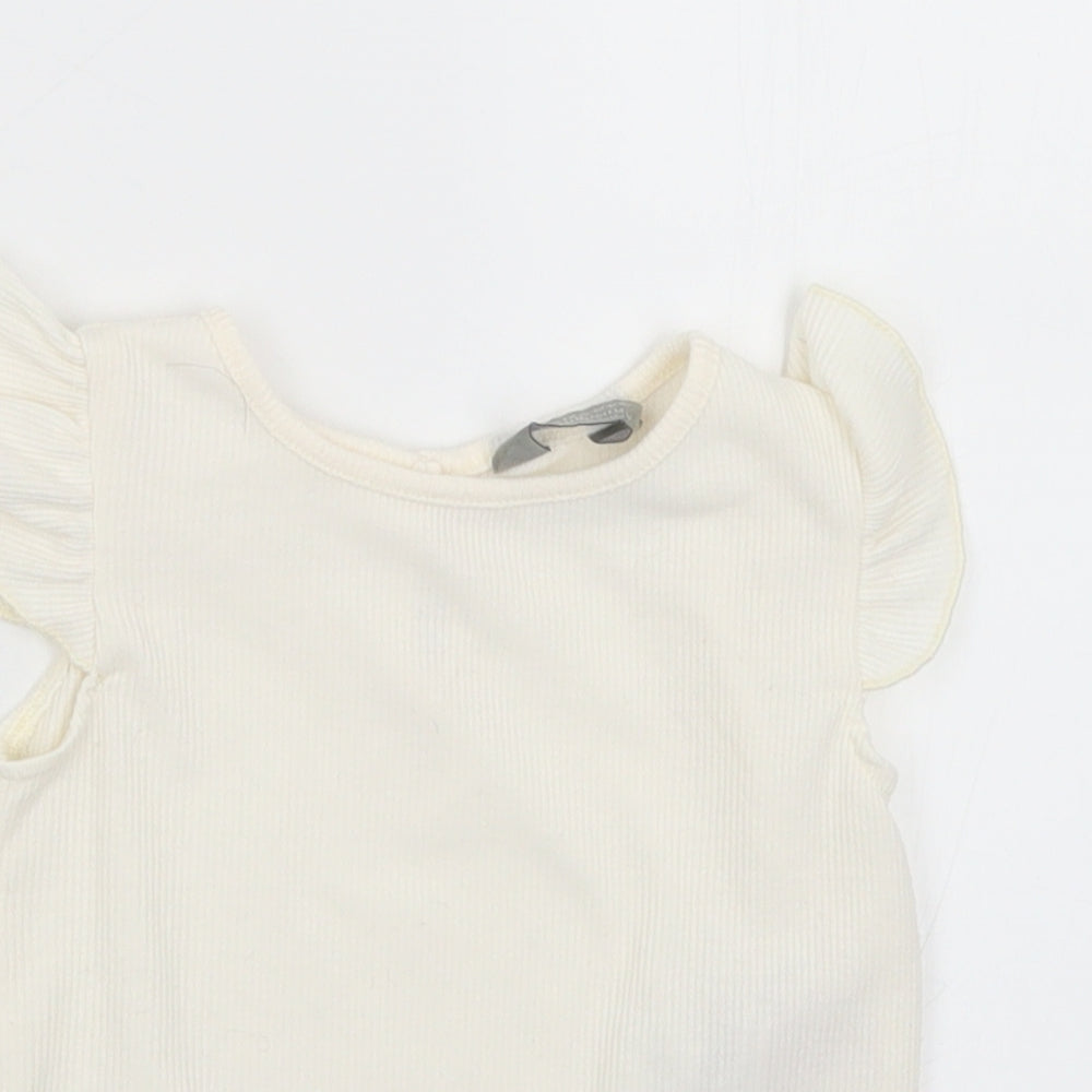 Primark Girls White  Polyester Basic T-Shirt Size 6-9 Months Round Neck