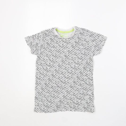 Matalan Boys White Geometric Cotton Basic T-Shirt Size 8 Years Round Neck  - New York City