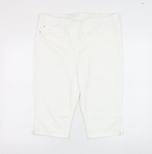 Preworn Womens White  Polyester Bermuda Shorts Size 36 in L15 in Regular Pull On