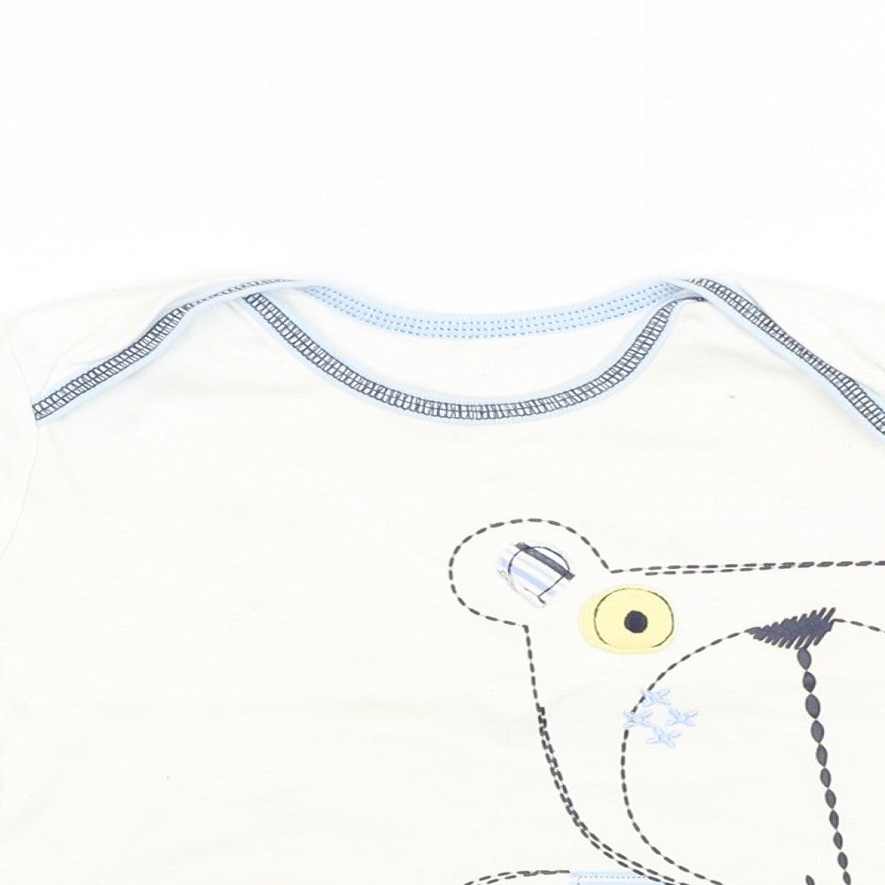 George Boys White Cotton Basic T-Shirt Size 6-9 Months Round Neck Pullover - Bear