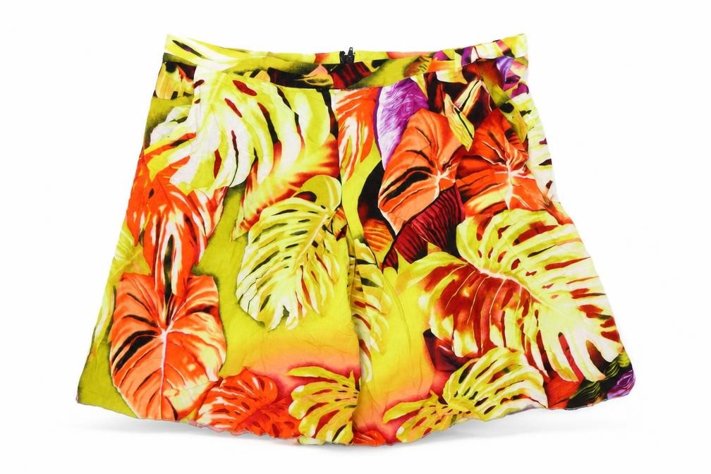 Preworn Womens Multicoloured Geometric Polyester Bermuda Shorts Size 30 in Regular Zip - Leaf Pattern
