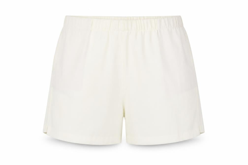Marks and Spencer Womens Ivory Polyester Bermuda Shorts Size 24 L6 in Regular Pull On