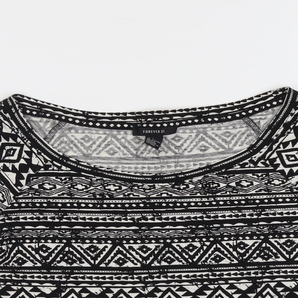 FOREVER 21 Womens Black Geometric Viscose Cropped T-Shirt Size L Round Neck