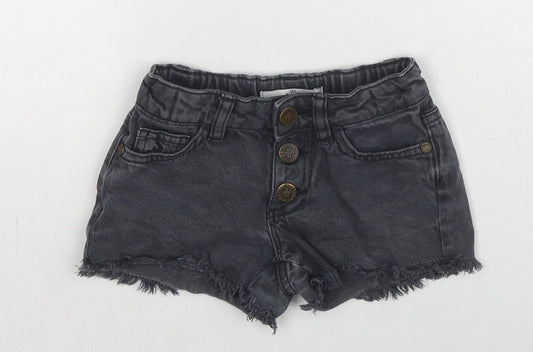 Marks and Spencer Girls Black Cotton Cut-Off Shorts Size 3-4 Years L3 in Regular Buckle