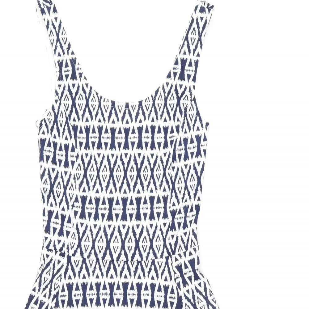 H&M Womens White Geometric Polyester Skater Dress Size 6 Scoop Neck Pullover