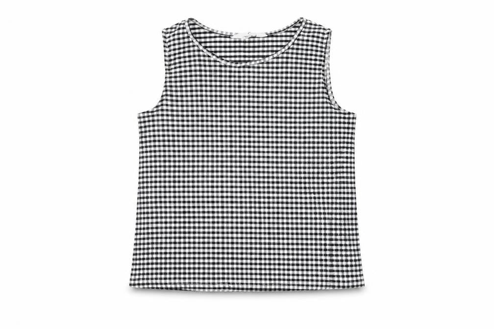 Front view of H&M girls’ black gingham polyester basic t-shirt, size 11-12, years round neck pullover