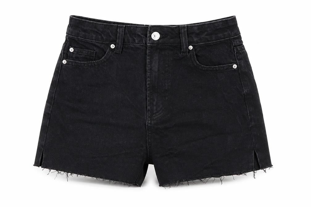 Front view of Denim & Co. women’s grey houndstooth cotton cut-off shorts, size UK 8, regular zip