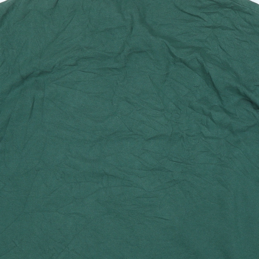 Brand and care label for C&A men’s green cotton t-shirt, size L, collared