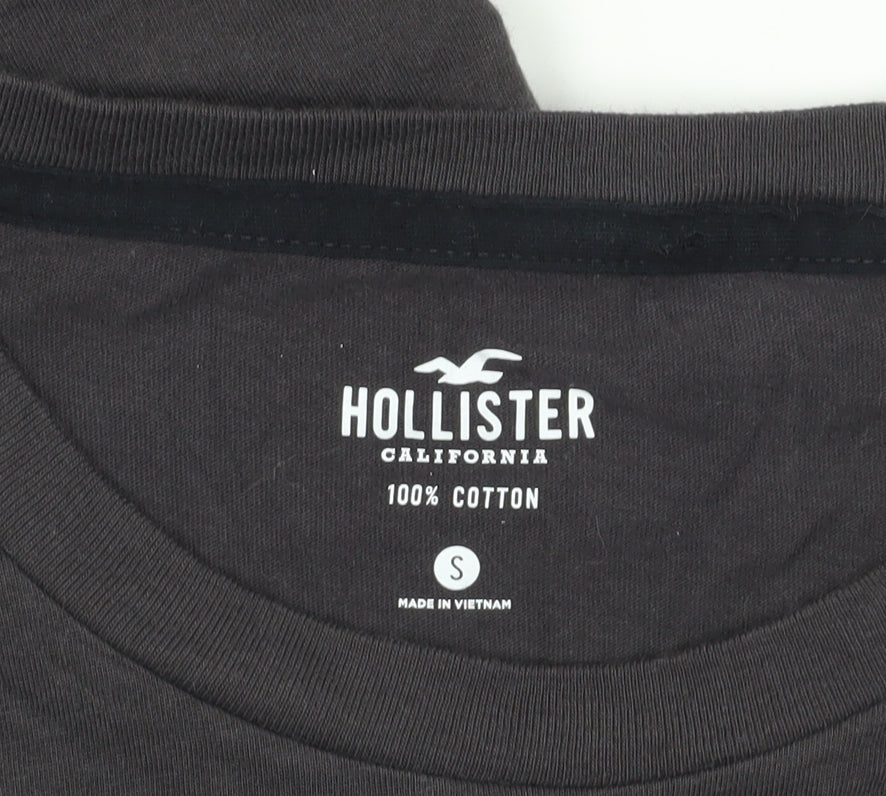 Hollister Men's Black Graphic Print T-Shirt, Size S