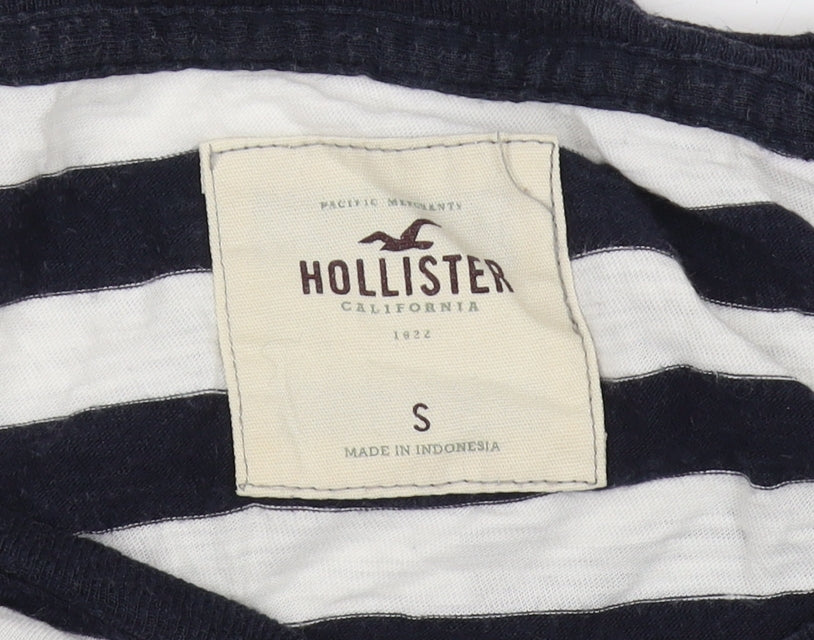 Hollister Women's Blue Striped Cropped T-Shirt, Size S