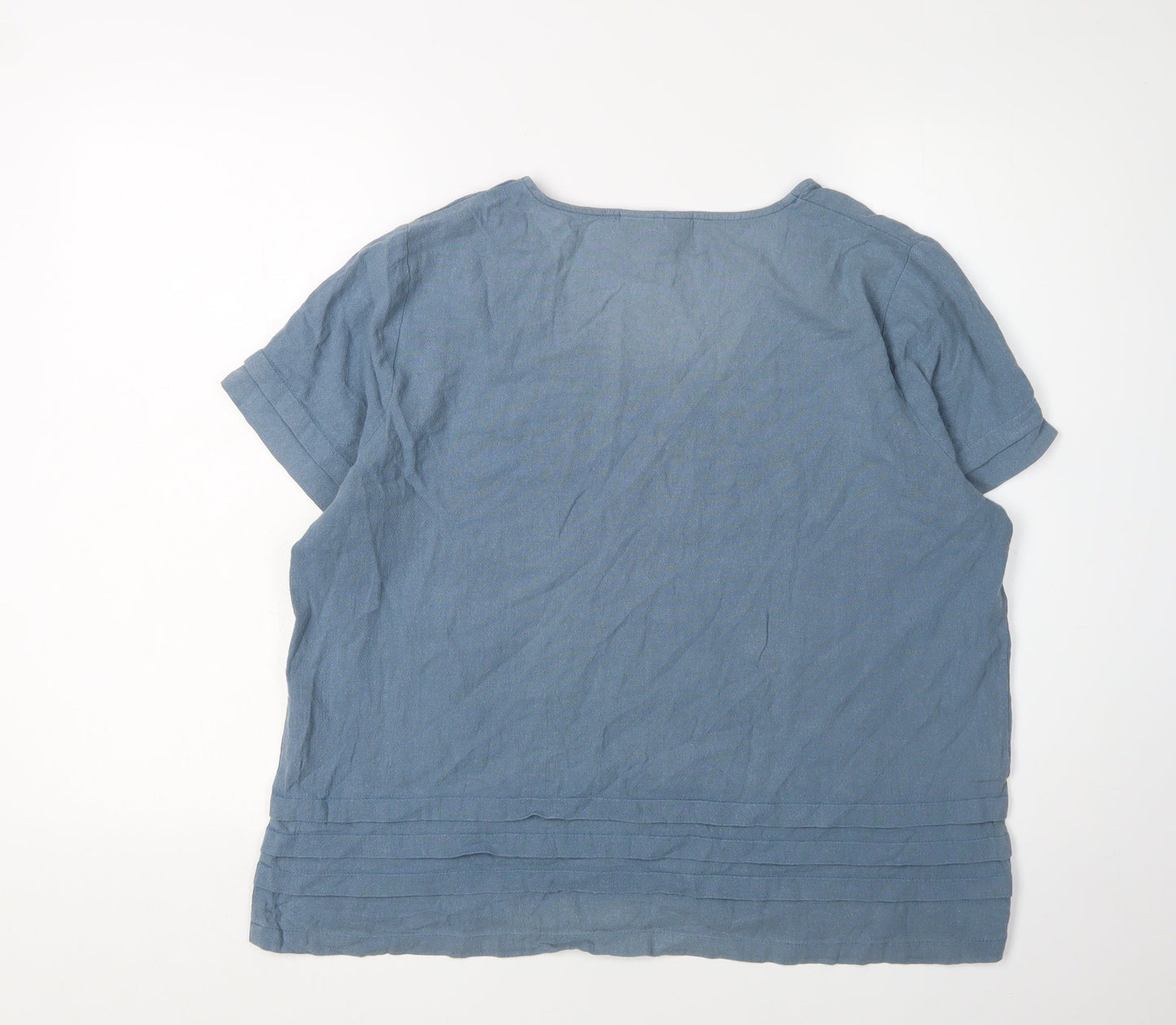 Capri Women's Blue Scoop Neck T-Shirt M