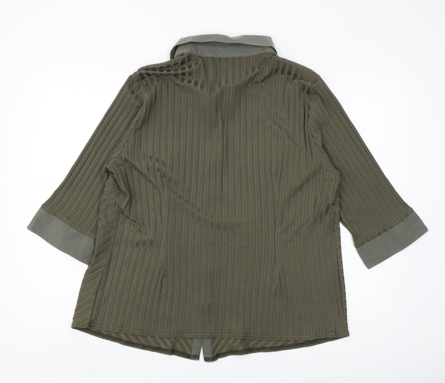 ESSENCE Women's Green Button-Up 3/4 Sleeve Shirt