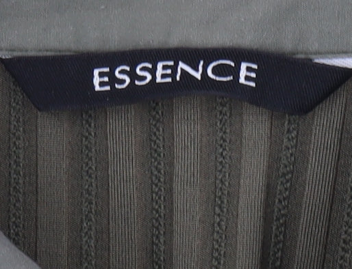 ESSENCE Women's Green Button-Up 3/4 Sleeve Shirt