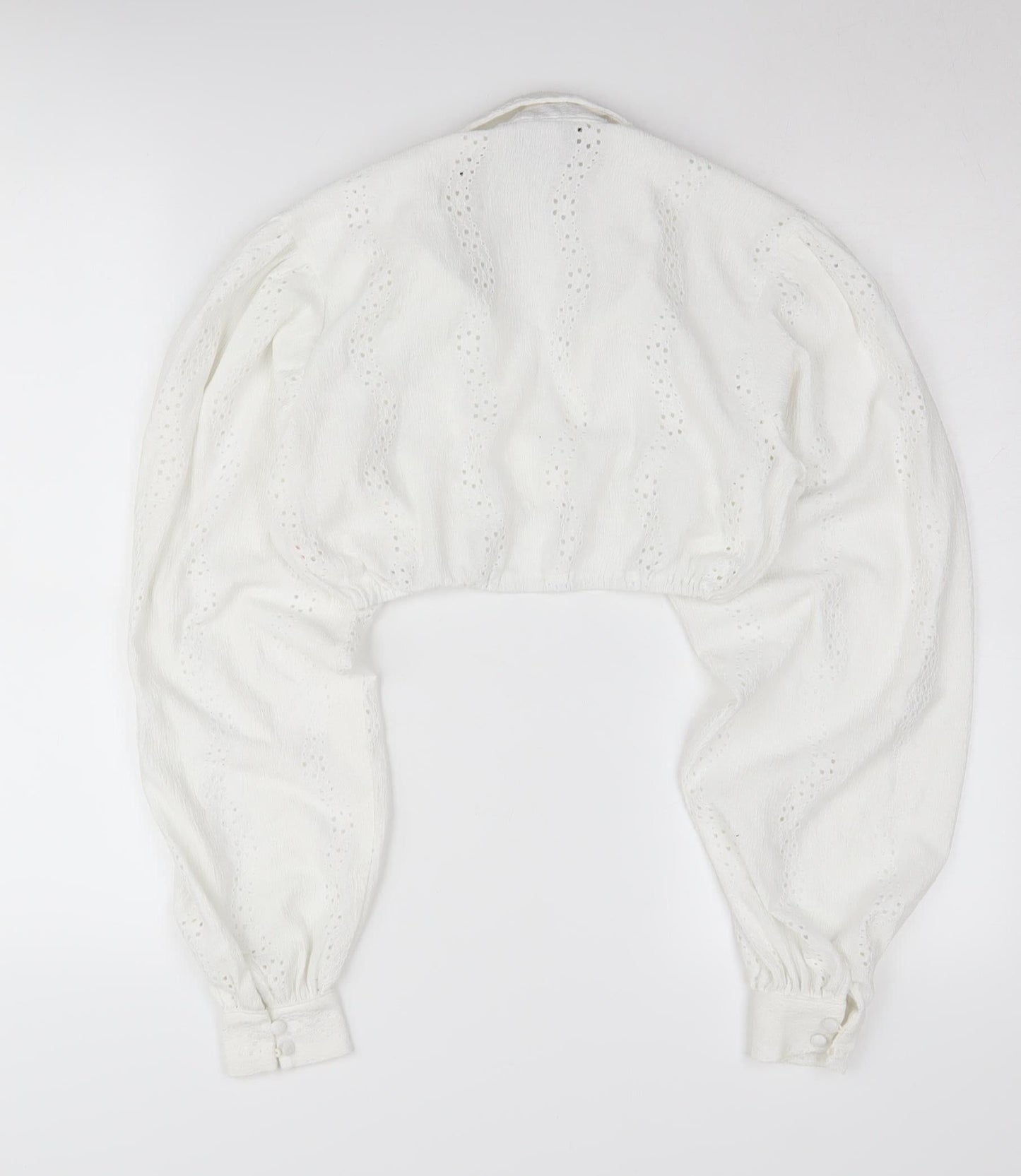 PrettyLittleThing Women's White Cropped Blouse - Size 8