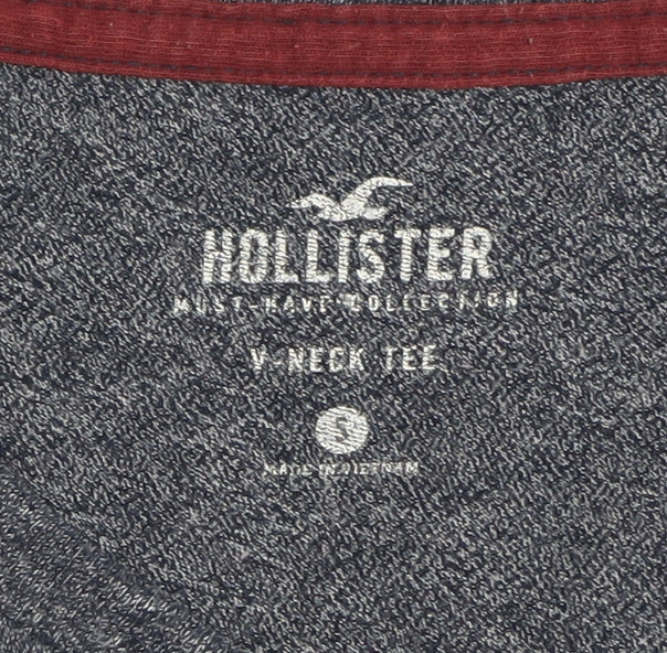 Hollister Men's Blue V-Neck T-Shirt - Size S, Logo Accent