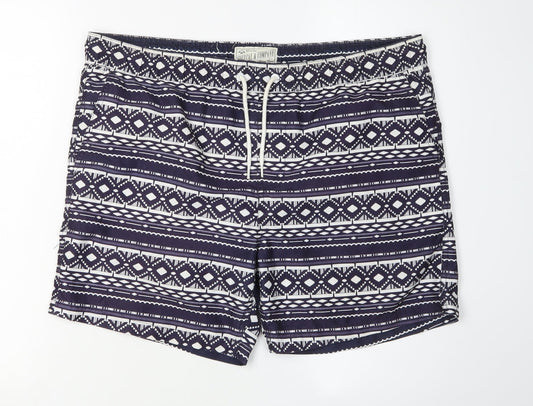 SoulCal Men’s Multicoloured Geometric Athletic Shorts M