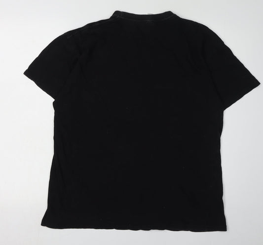 Club Men's Black XL Deadpool Graphic T-Shirt