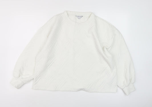 Great Plains Women's White Crew Neck Sweatshirt - Size S