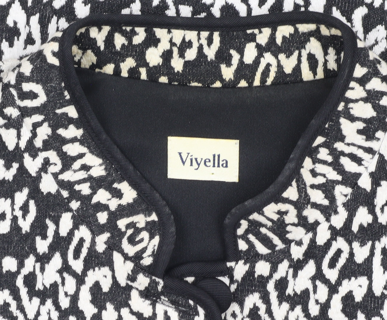 Viyella Women's Black Animal Print Jacket Size 12