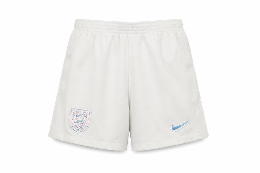 Front view of Nike boys’ white athletic shorts 14-15 years football