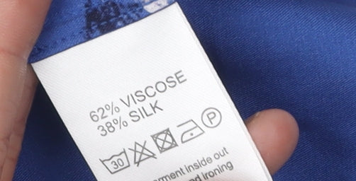 Charles Tyrwhitt Women's Blue Floral Button-Up Shirt