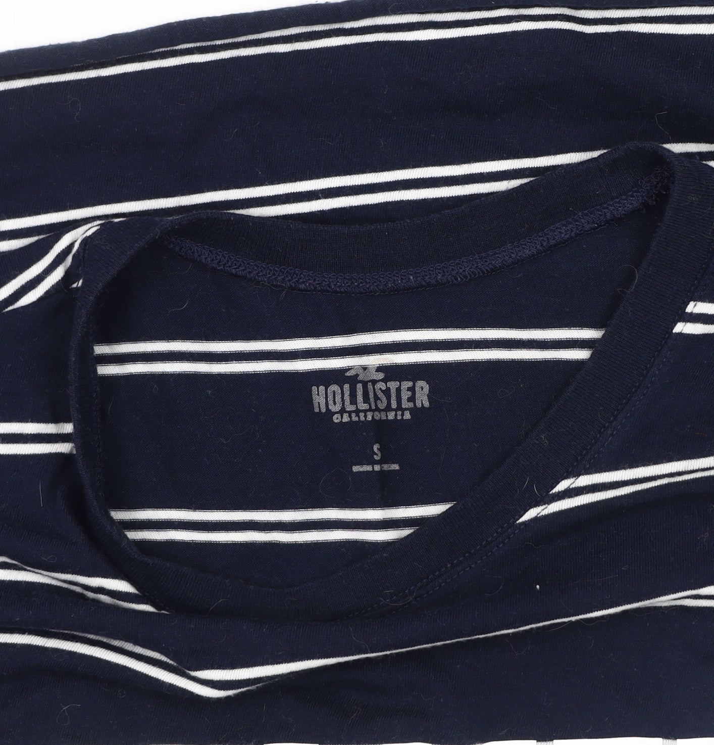 Hollister Women's Blue Striped Cropped T-Shirt S