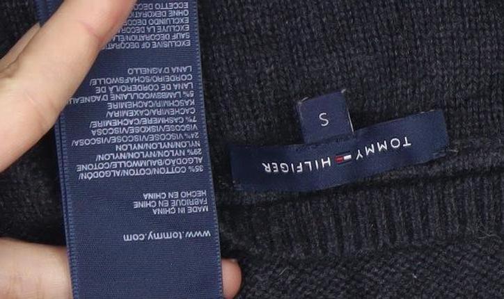 Tommy Hilfiger Women's Black V-Neck Pullover Jumper