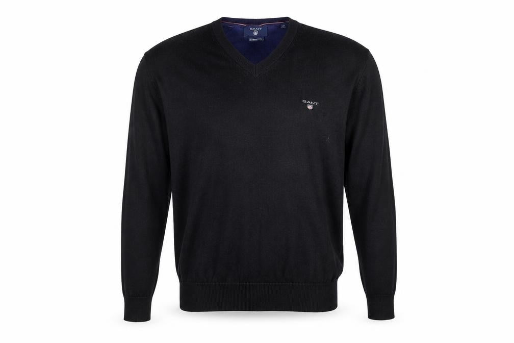 Front view of GANT Men's Black V-Neck jumper M Casual